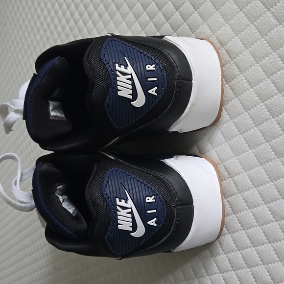 Nike Air Max - Picture 2 of 5